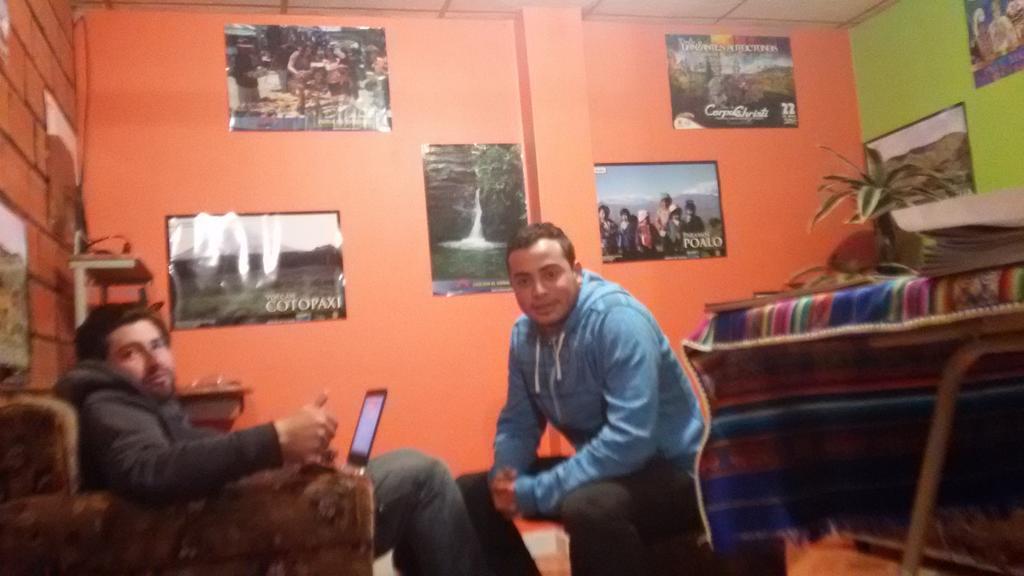 Hostel Sendero De Volcanes Latacunga Esterno foto