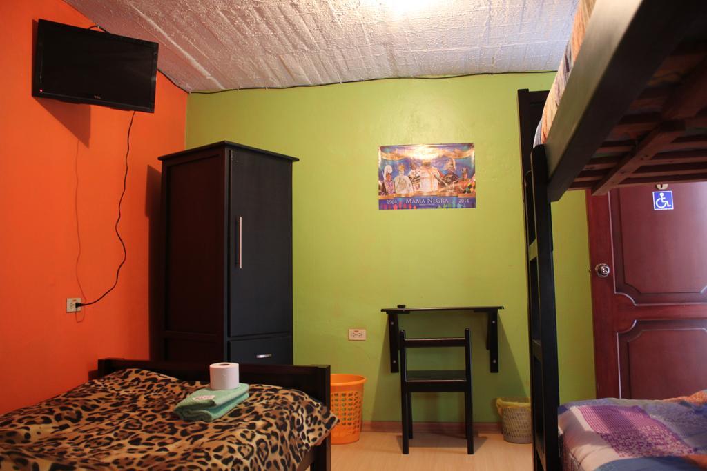 Hostel Sendero De Volcanes Latacunga Esterno foto