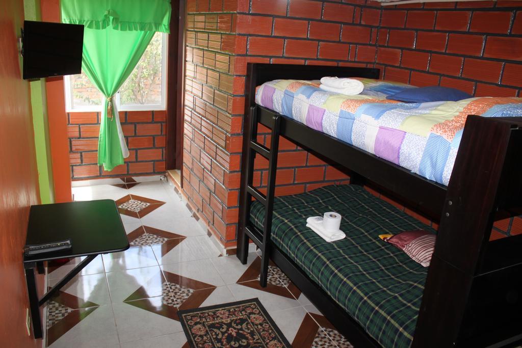 Hostel Sendero De Volcanes Latacunga Esterno foto