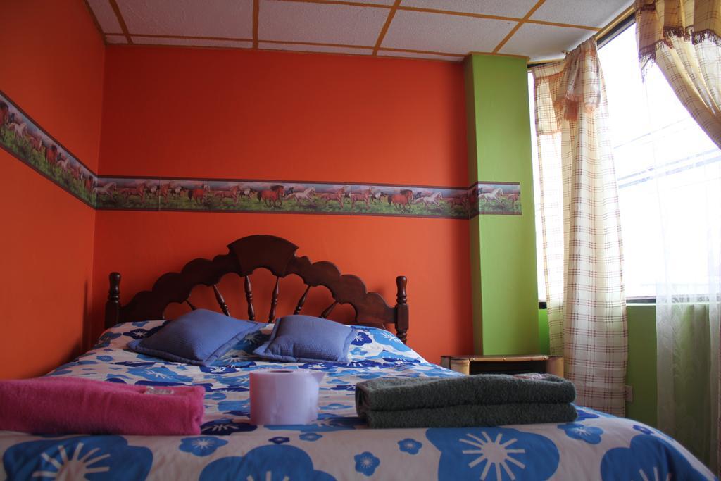 Hostel Sendero De Volcanes Latacunga Esterno foto
